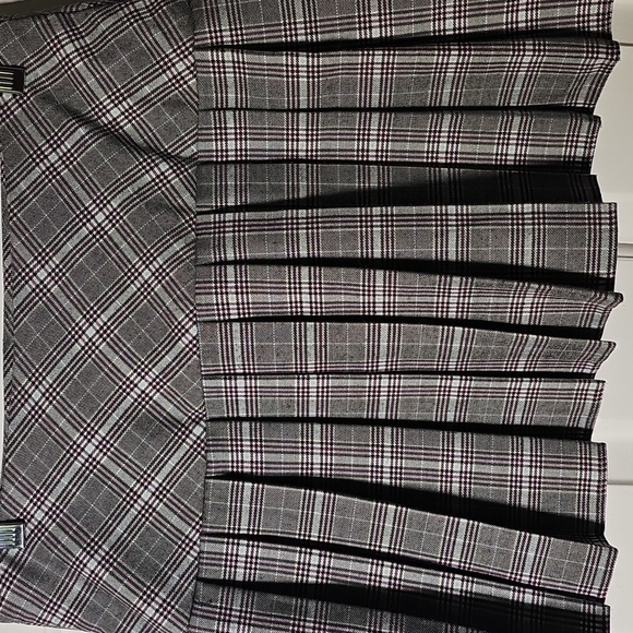 Plaid Pleated Skirt with Button Detail. By STREET CODE. Size 3 Made In USA. - Picture 4 of 8